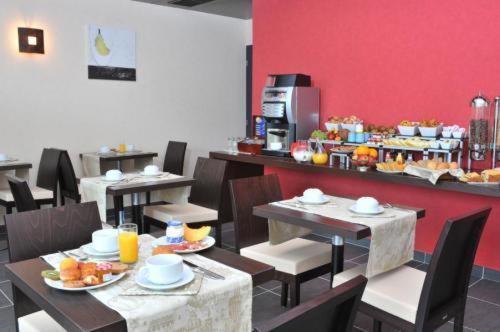 Hotel Eden Park Pau Est, Avec Piscine Екстериор снимка