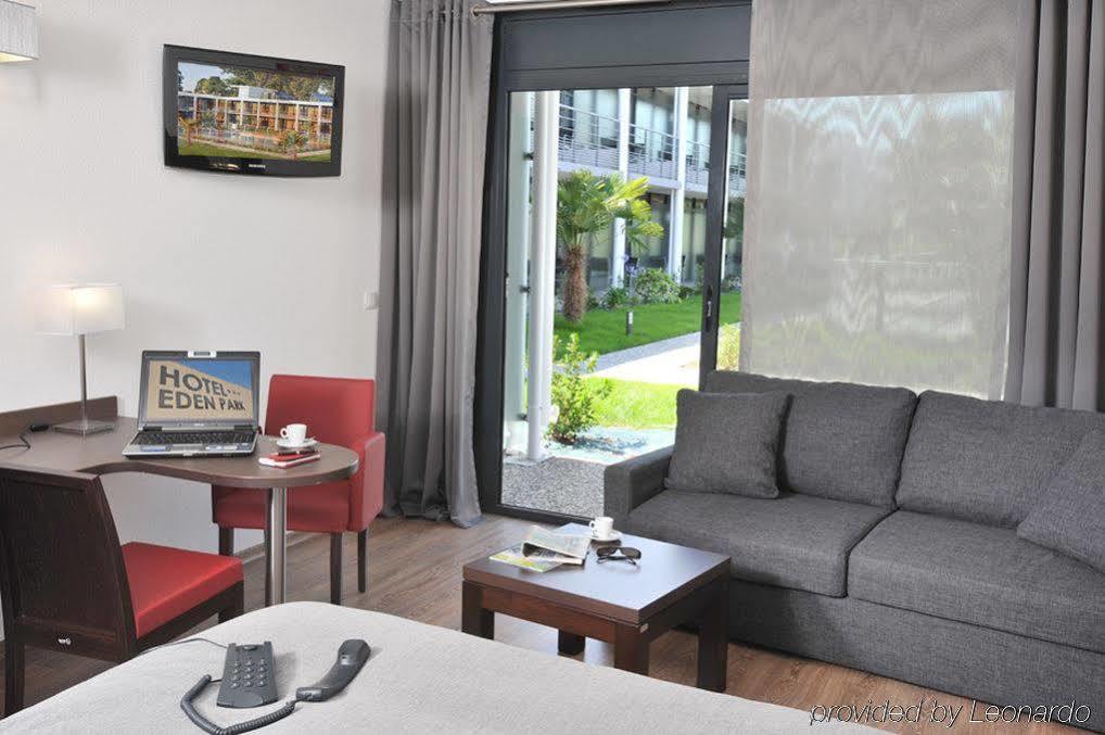 Hotel Eden Park Pau Est, Avec Piscine Екстериор снимка