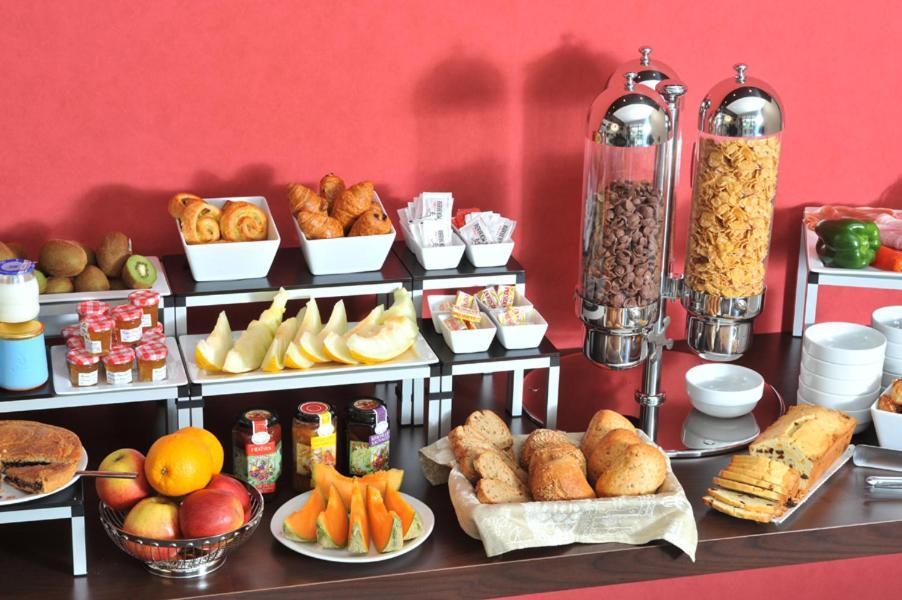 Hotel Eden Park Pau Est, Avec Piscine Екстериор снимка